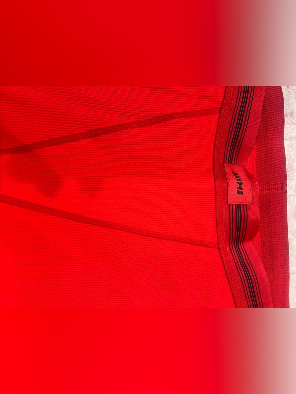Gorgeous SKIMS ribbed leggings in a vibrant red ❤️
